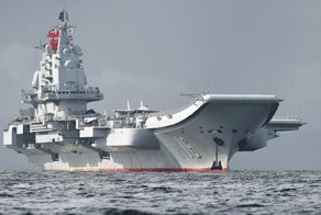 Китайский авианосец вышел на учения