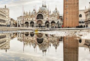 Испанский фотограф открывает параллельные миры, фотографируя отражения в лужах