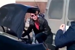 "Мне очень больно!" Панин закатил концерт приставам