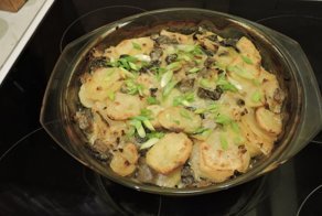 Куриная грудка с картошкой и грибами