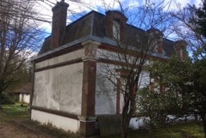 "Хороший дом с богатой историей": риэлторы пустили логово маньяка с молотка