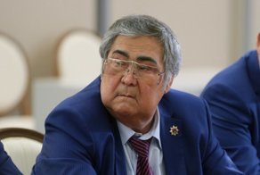 Тулеев перешел на работу в парламент