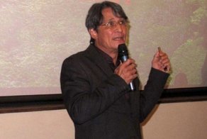 Во Франции мэр напился и напал на цыган с катаной