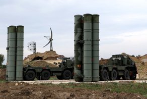 Смертоносные С-400: США боятся "стального кольца" России, которое защищает Сирию