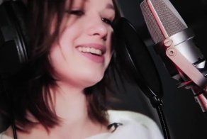 Как это расслышать? Шурыгина обнародовала первую песню