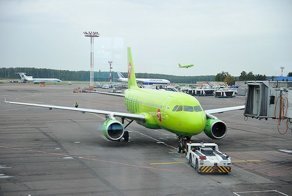 В московском аэропорту днище самолёта пробили золотыми слитками