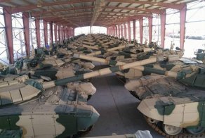 Российские танки Т-90С и ЗРПК «Панцирь-С1» прибыли в Ирак