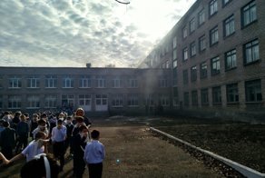 ЧП в Башкирии: ученик с ножом напал на школу и устроил поджог