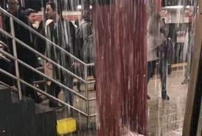 Видео: метро в Нью-Йорке затопило из-за сильного ливня