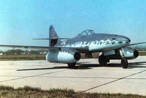 Me-262 - первый серийный боевой реактивный истребитель