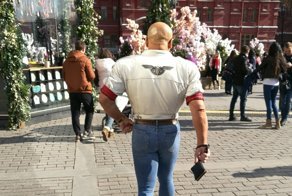 Неизлечимые модники улиц российских городов