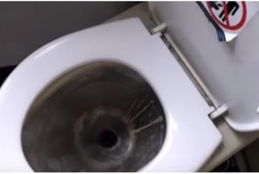 Музыкальный биотуалет в поезде Москва - Минеральные воды