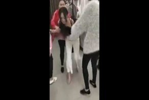 Жена раздела и подстригла любовницу мужа