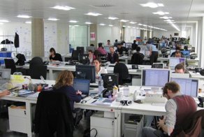 Он пришел последним на работу, и за несколько минут поднял на уши всю контору