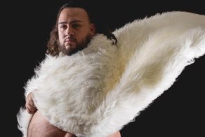 Жена отказалась от "беременной" фотосессии, а муж не растерялся и поучаствовал сам