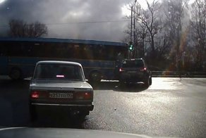 Авария дня. Автобус на красный в Чехове