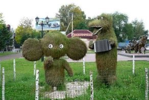 22 жутких дворовых "украшения" в городах на просторах бывшего СССР
