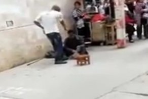 Прохожий заступился за беззащитного бездомного