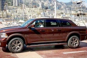 Огромный пикап Ram 1500 превратили во внедорожный седан
