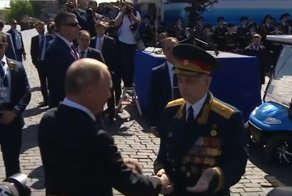 Путин спас ветерана от своей охраны