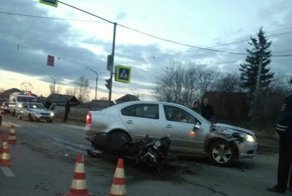 Авария дня.  Мотоциклист и его пассажирка серьезно пострадали в Нижнем Тагиле