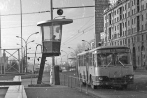 Гаишников снова засунут в советские стеклянные "стаканы" 