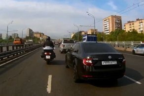 Интуитивно поддал газу: авария двух мотоциклистов