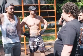 Активисты проекта "СтопКач" выгнали полуголых качков с детской площадки