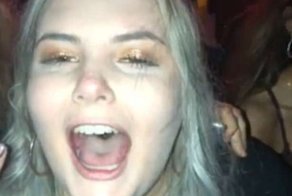 Пьяная девушка спутала диджея с барменом