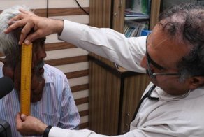 Болезнь изуродовала мужчину. Его лицо будто плавится