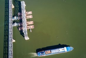 Сейчас строится в России. Пост номер 14. Мост через реку Дон. Общая длина 791 м