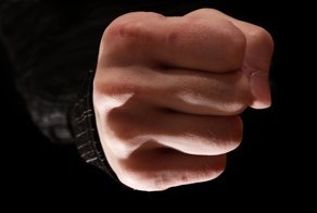 Видео: депутат ударил школьника, заявив, что ему «за это ничего не будет»