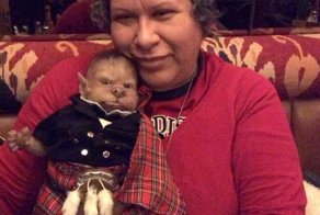 Женщина потратила десятки тысяч на куклу-оборотня, чтобы та заменила ей ребенка