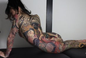 Люди наносящие себе татуировки и выделывающие их шкуры - хуже животных