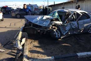 Авария дня. в Благовещенске пассажира выбросило из салона автомобиля