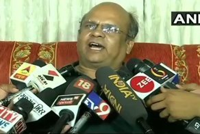 Индийский инженер объясняет свои прогулы на работе тем, что он воплощение бога Вишну