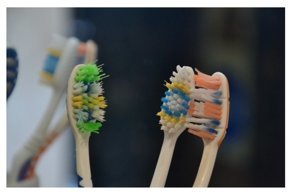 Отомстила: учительница заставила ребенка чистить зубы перед одноклассниками