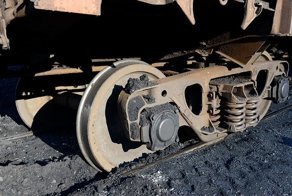 Как сошедшие поезда или вагоны возвращают на рельсы?