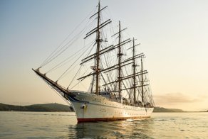 Во Владивосток прибыл японский парусник Kaiwo Maru