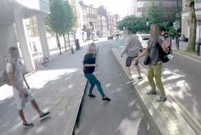 Велосипедист троллит любителей ходить по велодорожкам