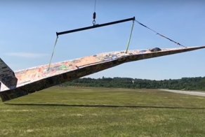 Побит рекорд: американцы запустили бумажный самолетище