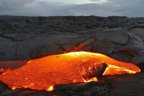 Дед и внук отказались покидать зону извержения вулкана из-за марихуаны