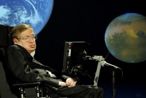 Прах Стивена Хокинга  похоронили между Ньютоном и Дарвином