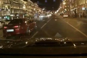 Авария дня. В центре Петербурга стритрейсер насмерть сбил женщину