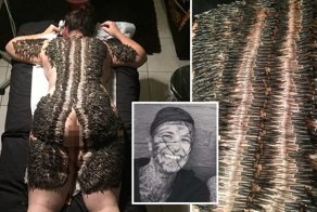 Поклонница BDSM вколола в клиентку 4700 иголок ради искусства