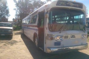 За три года девушка превратила старенький автобус в прекрасный дом на колесах