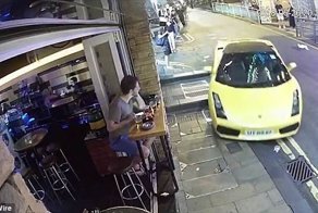 Видео: Lamborghini за 200 тысяч долларов забыли поставить на ручник
