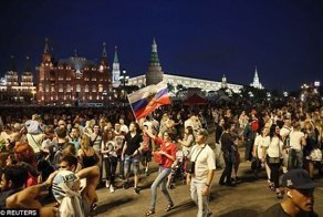 Как Москва гуляла всю ночь после победы над Испанией