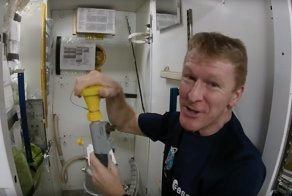 Никто кроме нас: НАСА заказало у России обслуживание туалета