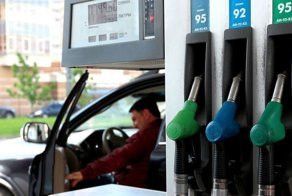 Федерация автовладельцев заявила о недоливе бензина на 76% российских АЗС